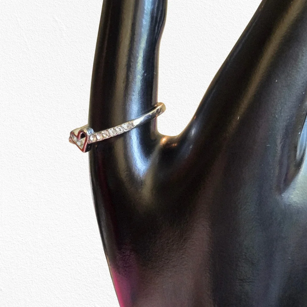 Silver Heart Coquette Zirconia Dainty Band Ring Size 9 New in Box Boutique